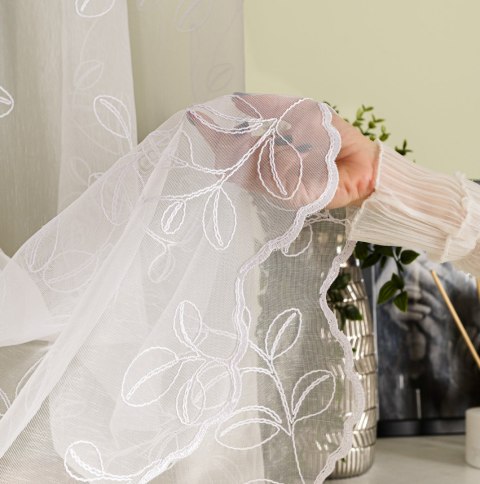 Firanka haftowana po całości, wysokość 180cm, kolor 001 biały 948664/020/001/000180/1