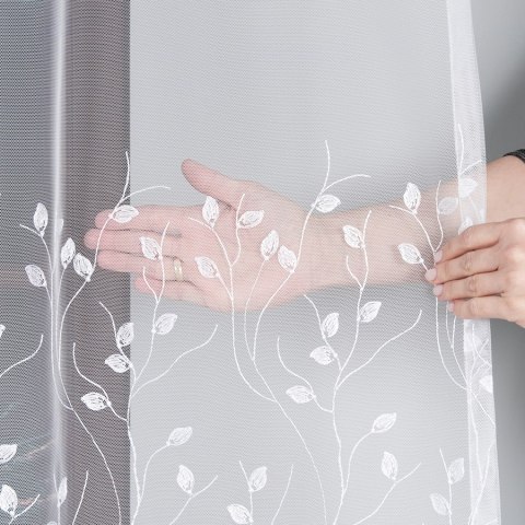 Firanka haftowana 024778 wysokość 250 cm kolor biały Firanka haftowana 024778 wysokość 250 cm kolor biały