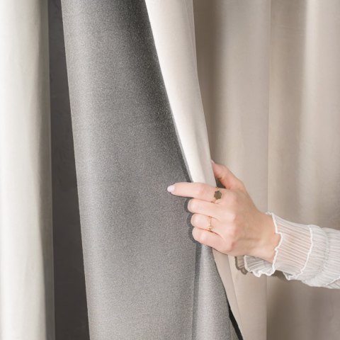 BLACKOUT VELVET Zasłona gotowa na przelotkach, szerokość 140cm x wysokość 230cm, kolor 016 kremowy BLAVEL/ZGP/016/140230/1