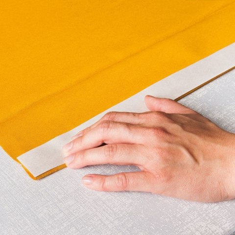 Taśma termo siatka na papierze z klejem, do skracania tkanin TASMA0/KLE/000/005000/1 Taśma termo siatka na papierze z klejem, do skracania tkanin TASMA0/KLE/000/005000/1