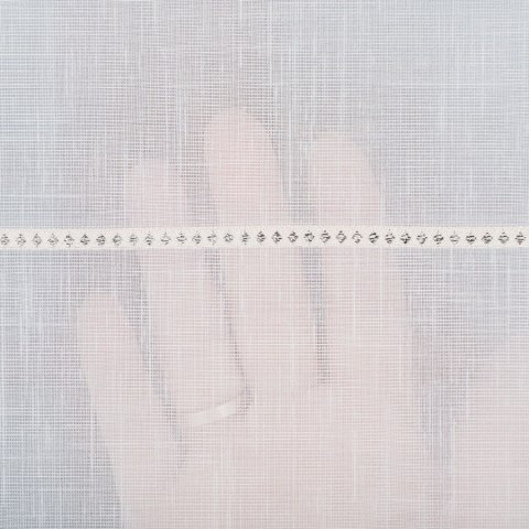 Panel ze wzorem po całości, szerokość 60cm, kolor 001 biały ze srebrnymi i kremowymi pasami 431000/000/001/060000/1 Panel ze wzorem po całości, szerokość 60cm, kolor 001 biały ze srebrnymi i kremowymi pasami 431000/000/001/060000/1