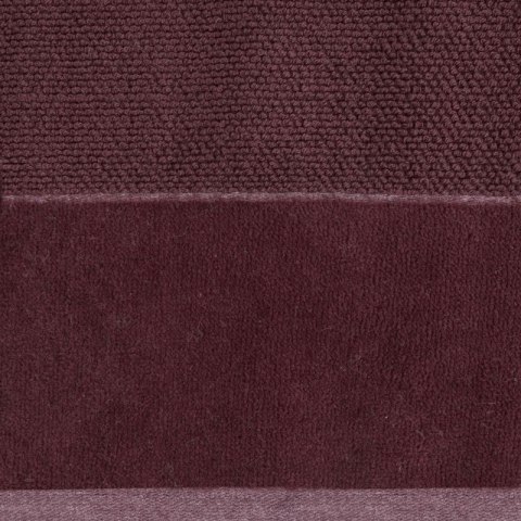 Ręcznik z welurową bordiurą LUCY 70x140 cm kolor bordowy Ręcznik z welurową bordiurą LUCY 70x140 cm kolor bordowy