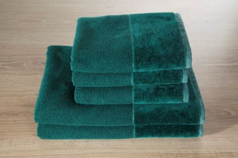 Ręcznik z welurową bordiurą LUCY 30x50 cm kolor butelkowy zielony Ręcznik z welurową bordiurą LUCY 30x50 cm kolor butelkowy zielony