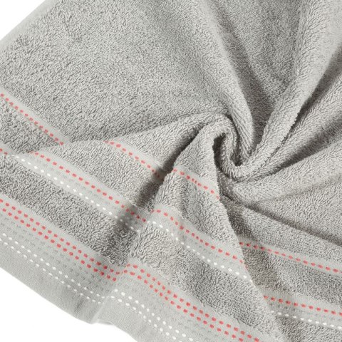 Ręcznik frotte POLA 70x140 cm kolor srebrny Ręcznik frotte POLA 70x140 cm kolor srebrny