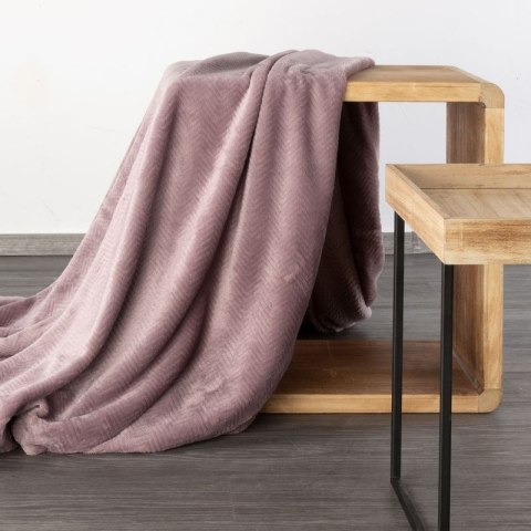 Ciepły i puchaty koc CINDY 170x210 cm kolor wrzosowy Ciepły i puchaty koc CINDY 170x210 cm kolor wrzosowy