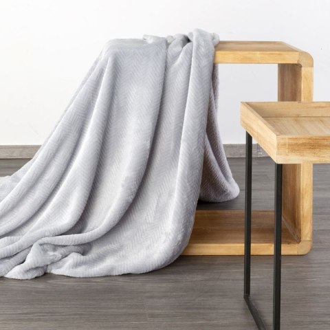 Ciepły i puchaty koc CINDY 170x210 cm kolor srebrny Ciepły i puchaty koc CINDY 170x210 cm kolor srebrny