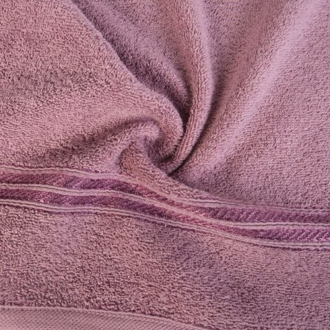 Ręcznik z żakardową bordiurą LORI 70x140 cm kolor liliowy Ręcznik z żakardową bordiurą LORI 70x140 cm kolor liliowy
