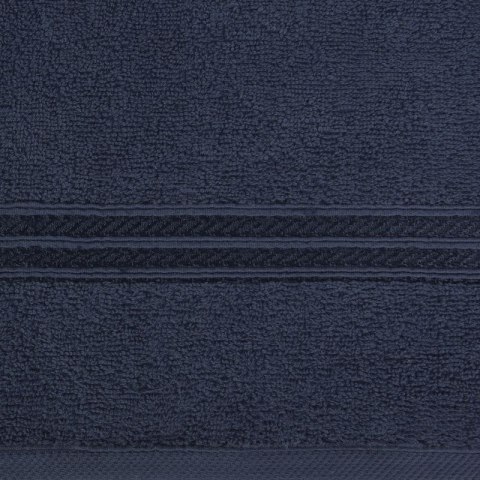 Ręcznik z żakardową bordiurą LORI 70x140 cm kolor granatowy Ręcznik z żakardową bordiurą LORI 70x140 cm kolor granatowy
