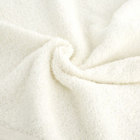 Ręcznik frotte GŁADKI2 50x100 cm kolor kremowy Ręcznik frotte GŁADKI2 50x100 cm kolor kremowy