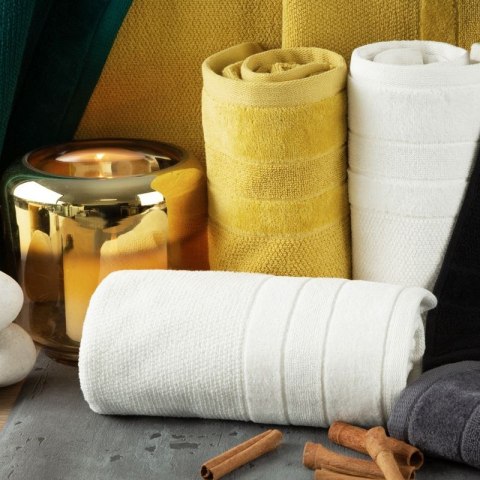 Ręcznik frotte LINEA 70x140 cm kolor musztardowy Ręcznik frotte LINEA 70x140 cm kolor musztardowy