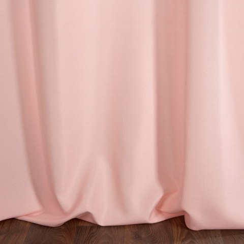 Zasłona z jednobarwnej, gładkiej tkaniny ADORE 140x250 cm kolor pudrowy Zasłona z jednobarwnej, gładkiej tkaniny ADORE 140x250 cm kolor pudrowy