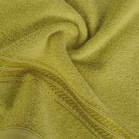Ręcznik z żakardową bordiurą LORI 70x140 cm kolor oliwkowy Ręcznik z żakardową bordiurą LORI 70x140 cm kolor oliwkowy