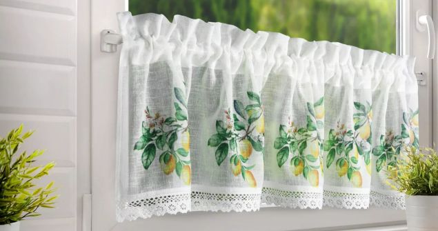 Firany gotowe żakardowe do małego okna