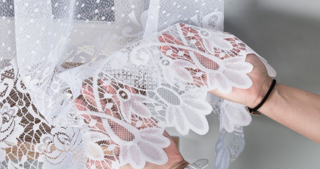 Jak wykończyć firanę żakardową kupioną na metry?