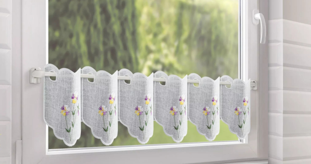 Krótkie firany – kiedy warto się na nie zdecydować?